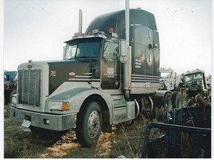 Salvage 2000 Peterbilt 377 - 2940-PETE