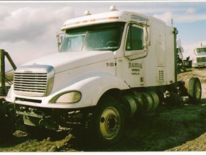 Salvage 2001 Freightliner COLUMBIA - 1564B-FRTLR