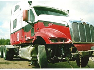 Salvage 2001 Peterbilt 387 - 2099-PETE