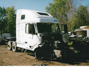 Salvage 2001 Volvo VN - 3163-VOLVO