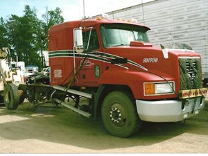 Salvage 2002 Mack CH 613 - 2151-MACK