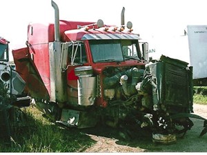 Salvage 2004 Peterbilt 379 - 2312-PETE