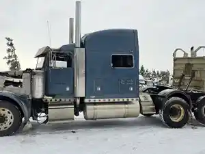 Salvage 2004 Peterbilt 379 - 3880-PETE