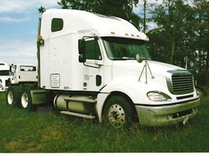 Salvage 2005 Freightliner COLUMBIA - 2146-FRTLR