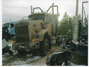 Salvage 2005 Kenworth T800 - 2946-KW