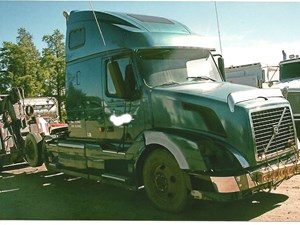 Salvage 2006 Volvo VNL - 2898-VOLVO