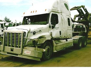 Salvage 2009 Freightliner Cascadia - 2482-FRTLR