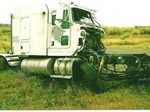 Salvage 2009 Kenworth T800 - 1975-KW