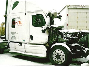 Salvage 2011 Freightliner Cascadia 125 - 2580-FRTLR