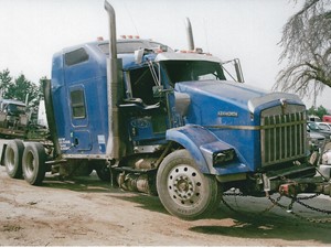 Salvage 2013 Kenworth T800 - 3023-KW