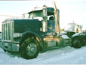 Salvage 2013 Peterbilt 388 - 2359-PETE