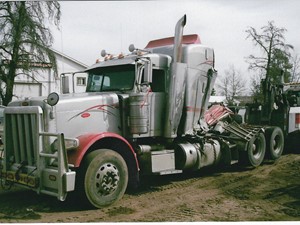 Salvage 2013 Peterbilt 388 - 2979-PETE