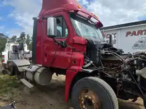 Salvage 2014 Freightliner Cascadia 125 - 3927-FRTLR