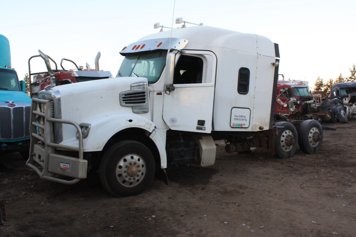 Salvage 2016 Freightliner Coronado 12 Truck Tractor For Parts Sturgeon County, Alberta, Canada