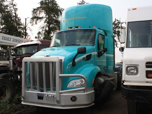 Salvage 2018 Peterbilt 579 - 3392-PETE