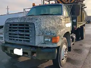 Salvage 1997 Ford F800 - 240590