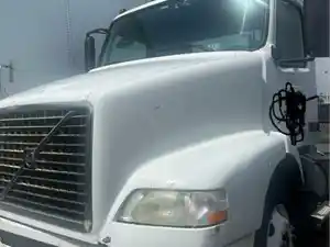 Salvage 2005 Volvo VNM - 250363