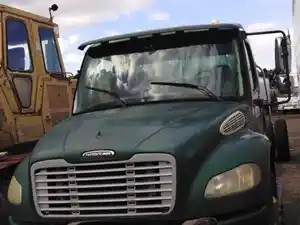 Salvage 2006 Freightliner M2 106 - 250440