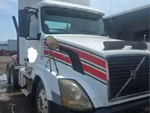 Salvage 2011 Volvo VNL - 250378