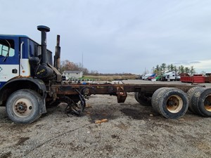 Salvage 2003 Mack MR688S - MK-0613