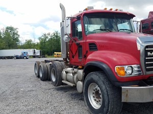 Salvage 2005 Mack CV713 Granite - MK-0502