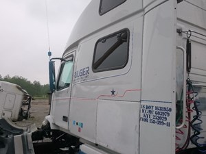 Salvage 2005 Volvo VNL - VV-0444