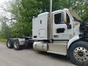 Salvage 2014 Peterbilt 579 - PT-0505
