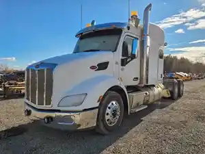 Salvage 2016 Peterbilt 579 - PT-0854