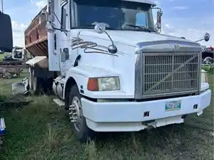 Salvage 1990 White WCA Areo Series - SV-425