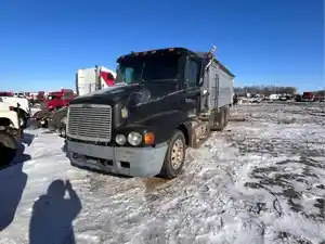 Salvage 2001 Freightliner C120 - SV-448