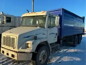 Salvage 2001 Freightliner FL80 - SV-322