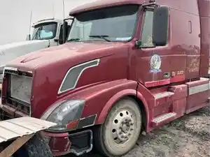 Salvage 2004 Volvo VNL - SV-403