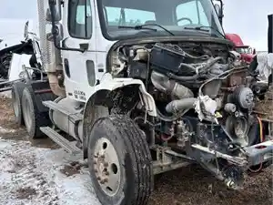 Salvage 2005 Freightliner M2 112 Medium Duty - SV-391