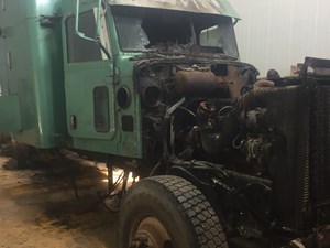 Salvage 2006 Peterbilt 379 - SV-51