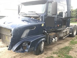 Salvage 2006 Volvo VNL - SV-118