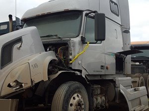 Salvage 2007 Volvo VNL - SV-60
