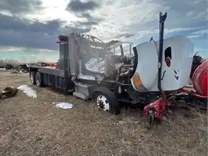 Salvage 2010 Peterbilt 348 - SV-270