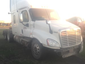Salvage 2012 Freightliner Cascadia 125 - SV-67
