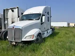 Salvage 2012 Kenworth T700 - SV-400