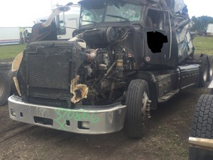Salvage 2012 Peterbilt 386 - SV-82
