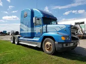 Salvage 2001 Freightliner FLD120 - PTP-160