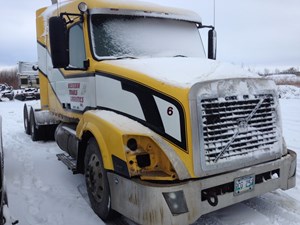 Salvage 2005 Volvo VNL - PTP-43