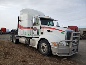 Salvage 2011 Peterbilt 386 - PTP-122