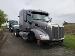 Salvage 2014 Peterbilt 579 - PTP-250