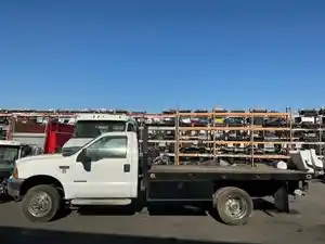 Salvage 2000 Ford F-450 - 2025