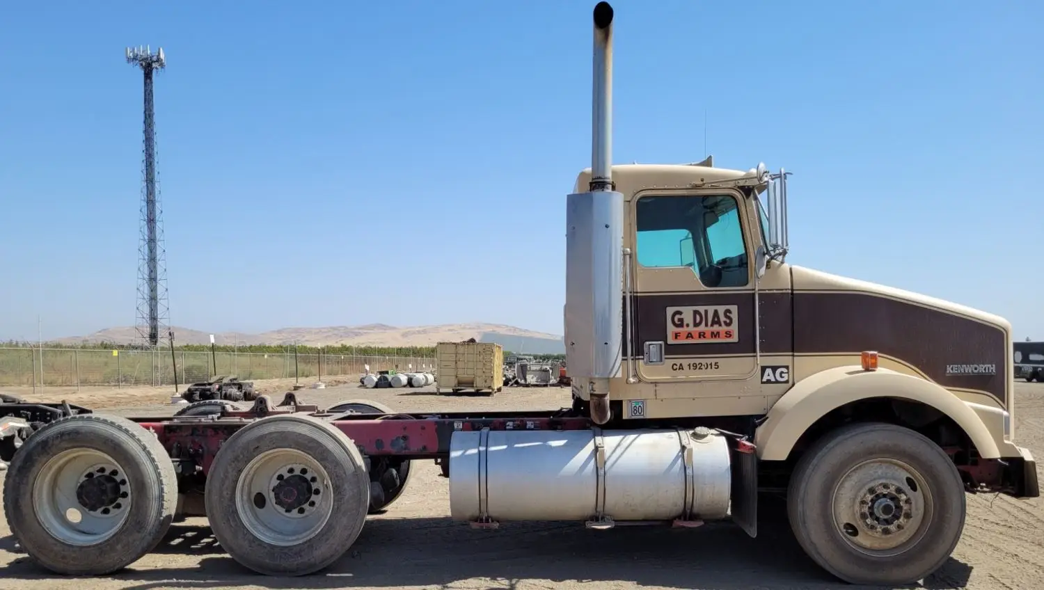 Salvage 2000 Kenworth T800 Truck Tractor For Parts Fresno, California