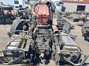 Salvage 2004 Volvo VNL - 2099