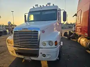 Salvage 2008 Freightliner ST120 - 1906
