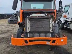 Salvage 2009 Volvo VNM - 1913