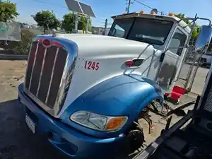 Salvage 2012 Peterbilt 386 - 1967